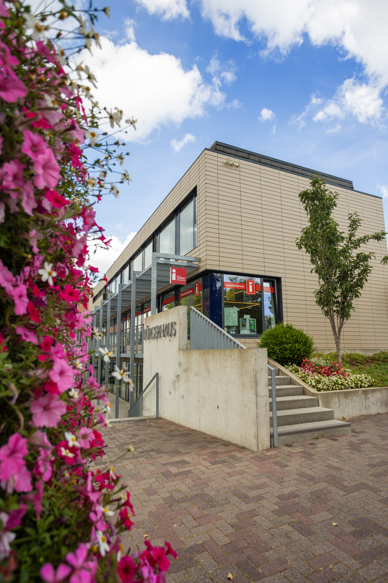 Touristik-Service Bad Arolsen Blick auf Touristik-Service Gebäude in Bad Arolsen